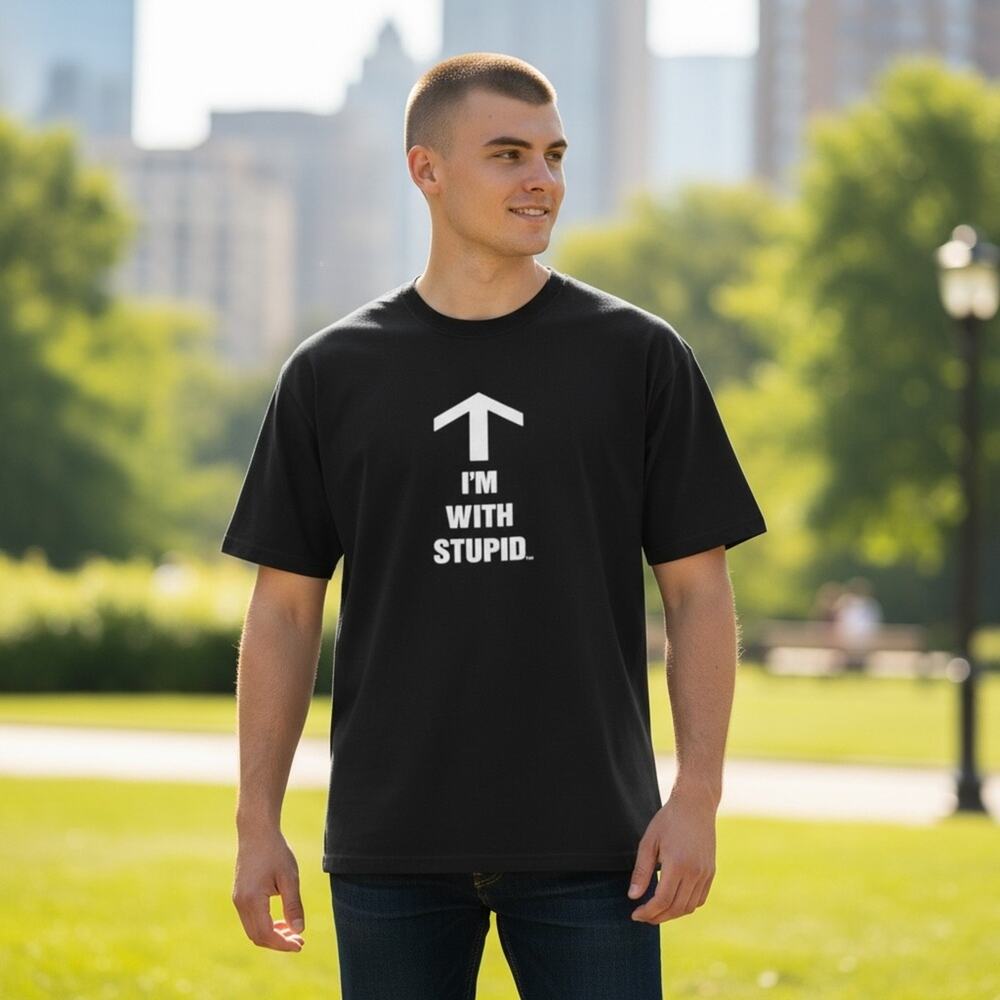 STEVE & BARRY’S Men’s Large Black I’M WITH STUPID T-shirt